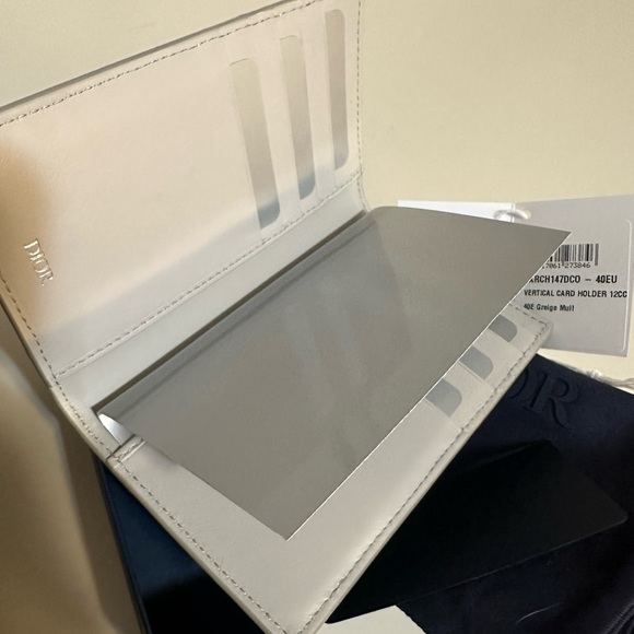 DIOR bi fold card holder/wallet - Picture 5 of 5